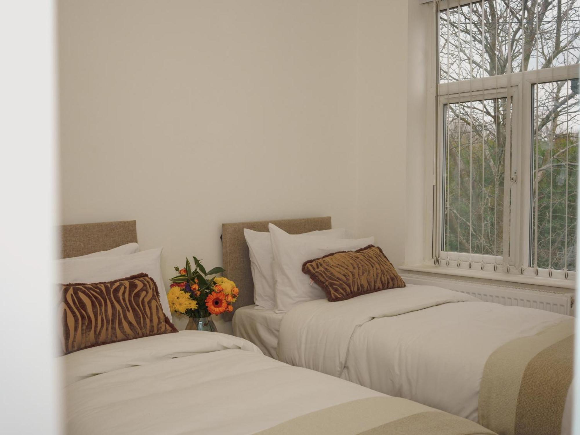 Citycharmms- Entire Home Near Etihad Stadium Manchester Bagian luar foto